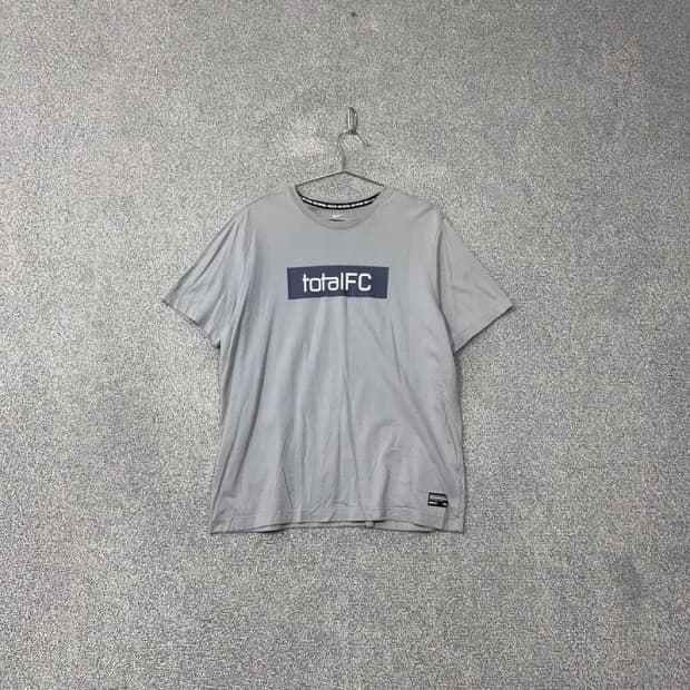 나이키 토탈 프린팅 라이트 그레이 반팔 티 XL