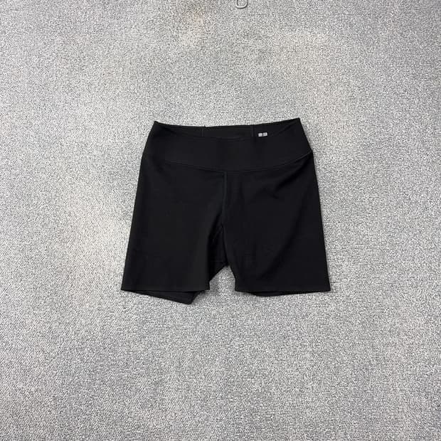 유니클로 블랙 운동 기능성 레깅스 반바지 XL