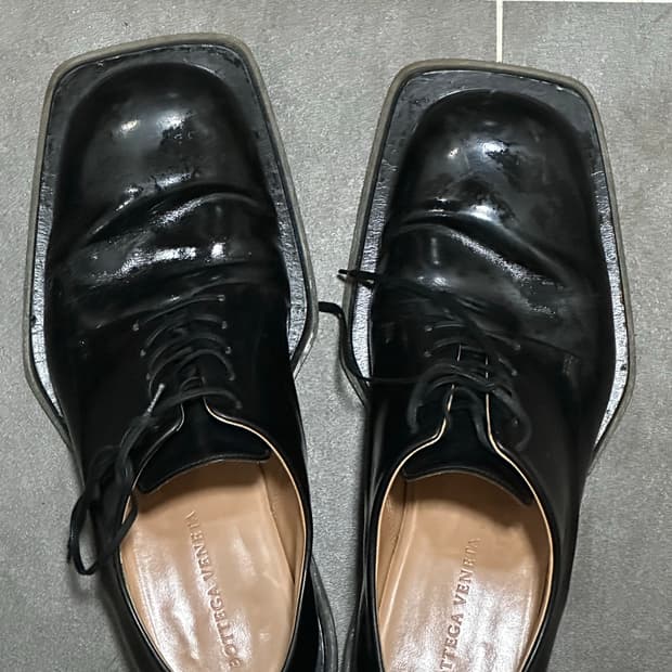 보테가베네타 아이스솔 스퀘어토 더비 44