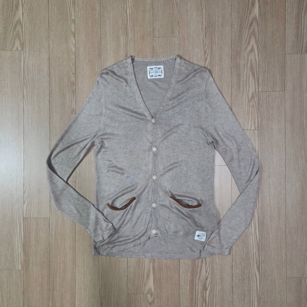 VICTIM 오트밀 슬림 브이넥 카디건