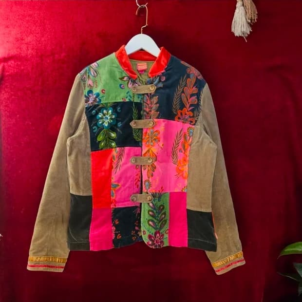 오일릴리(Oilily) 멀티컬러 벨루어 버튼 자켓