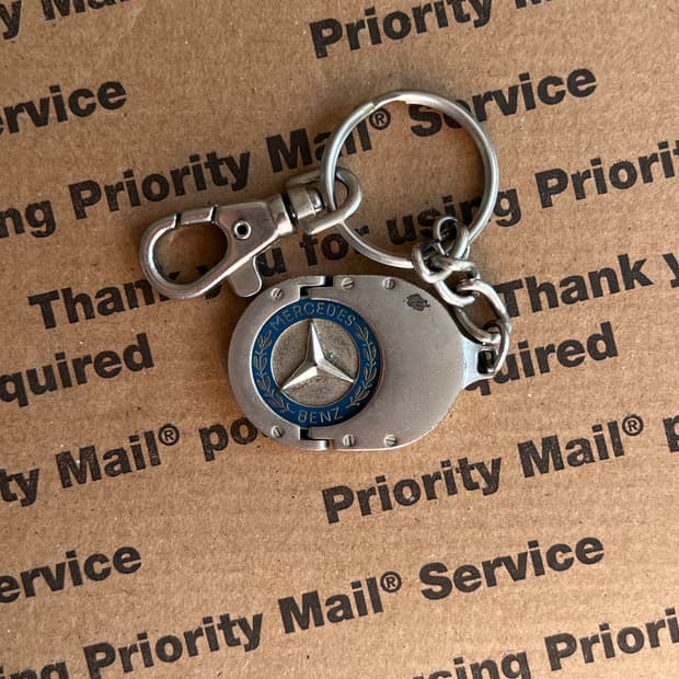 90s vtg Mercedes-Benz Metal Keyring
