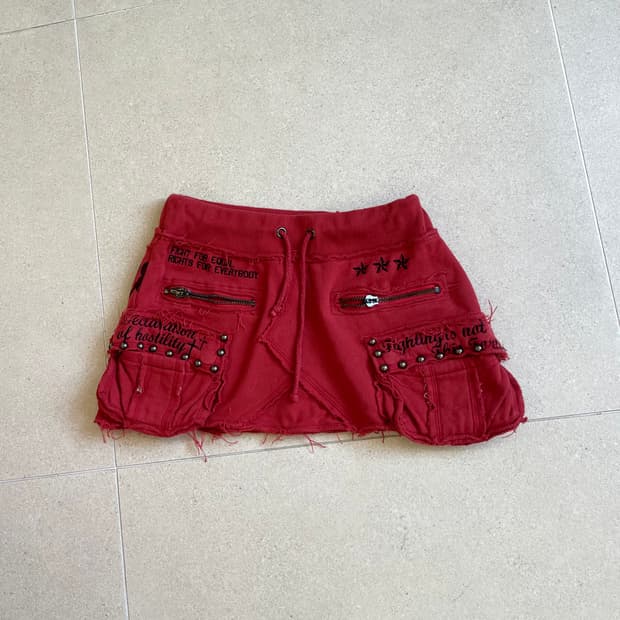 레드 펑크 디테일 카고 스커트