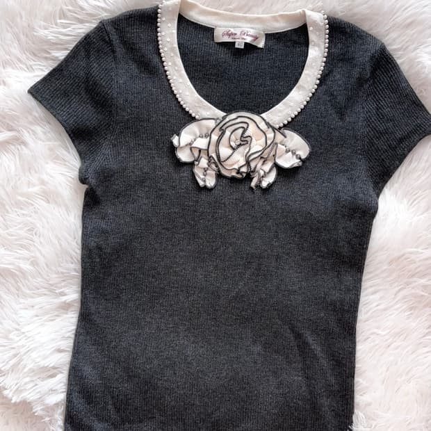 공겜여주 플라워 비즈 반팔니트 (착샷o) /로걀탑 고딕 양산형 모리걸