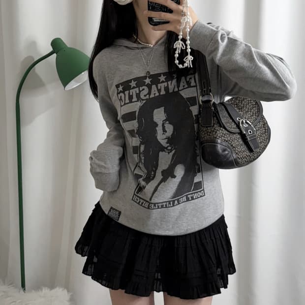 그레이 Y2K 프린팅 후드 티셔츠