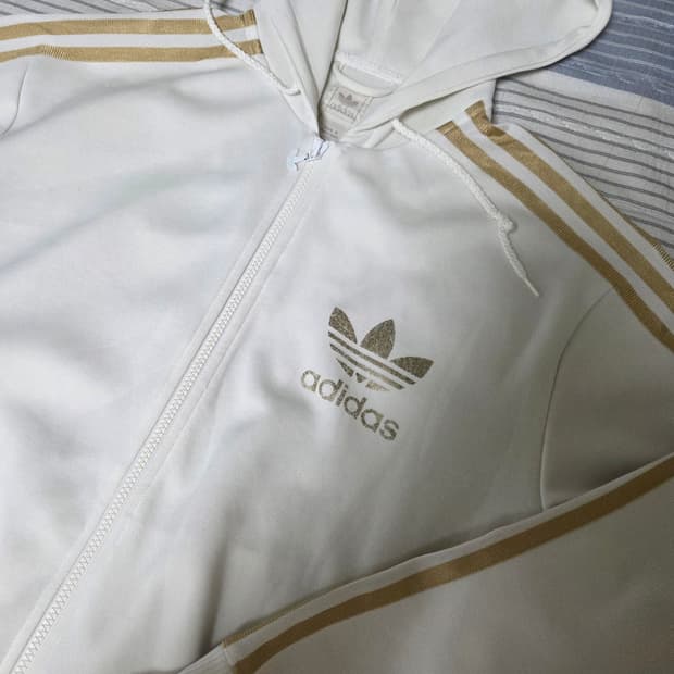 아디다스 대대장 흰골 후드플락