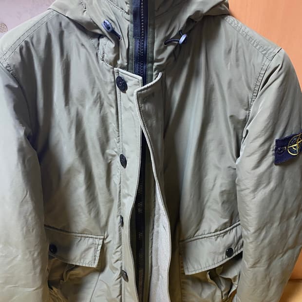 19fw 스톤아일랜드 마이크로랩스 와펜 패딩 (올리브그린)