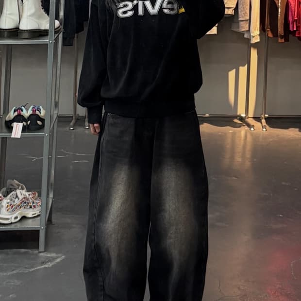 리바이스 빅로고 벨벳 블랙 맨투맨 A3497