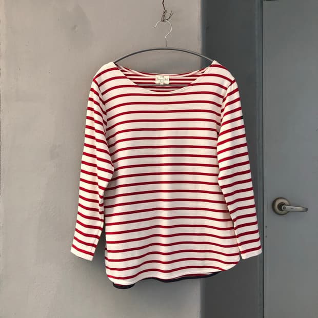23区 stripe top