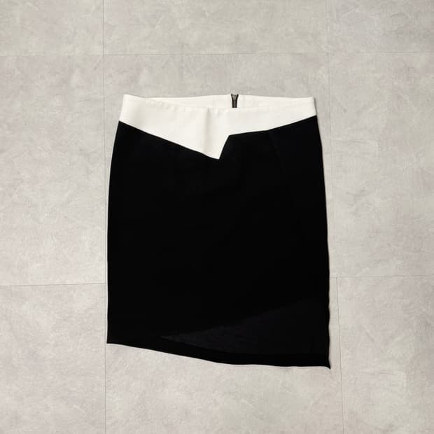 헬무트랭 언발 미니 스커트 블랙