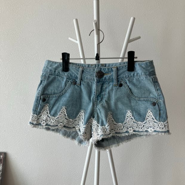 밑단 레이스 데님 핫팬츠 숏팬츠