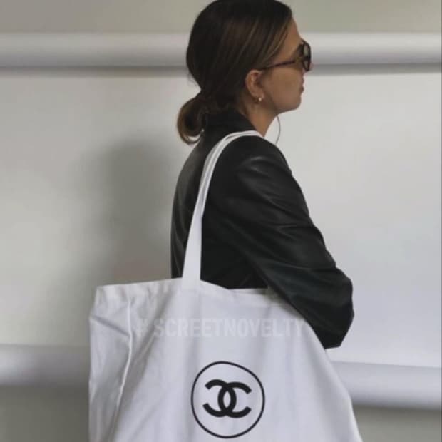 샤넬 뷰티 빅 에코백 화이트  