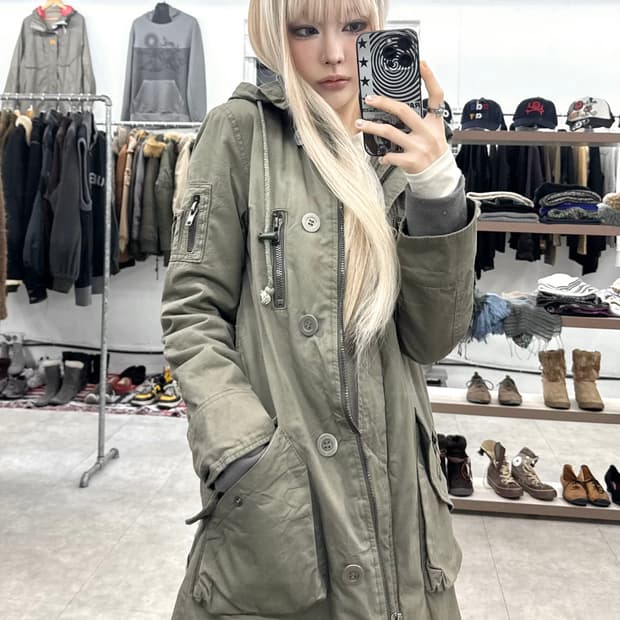 Edge Line 패널링 피쉬테일 파카