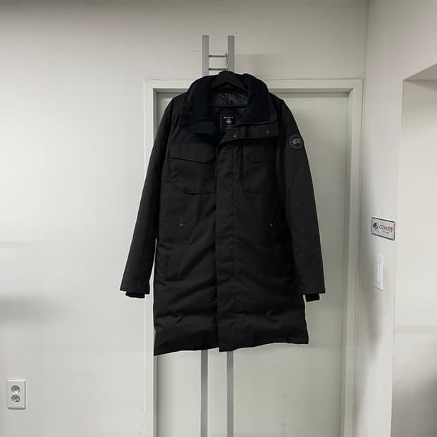 캐나다구스 브란타 블랙라벨 패딩 L