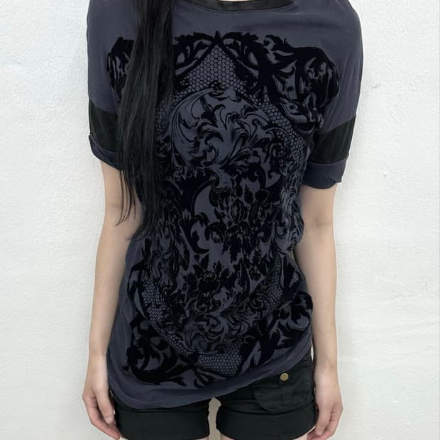 damask pattern velvet flock print short