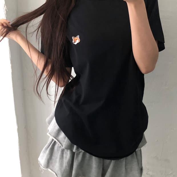 Maison Kitsuné 메종키츠네 블랙 컬러 폭스패치 티셔츠