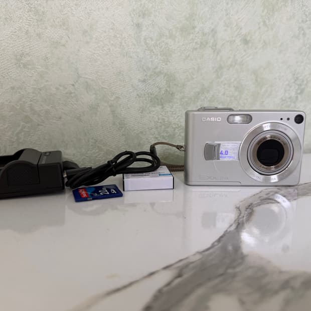 카시오 엑슬림(EXILIM) EX-Z40 팝니다
