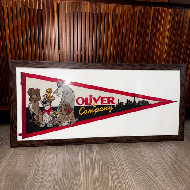 Oliver & Company 빈티지 프레임 페넌트