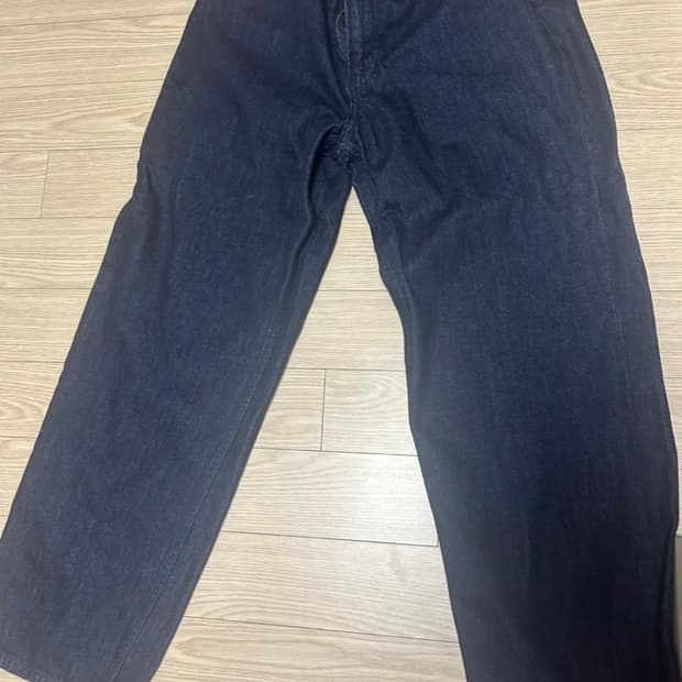 유니클로 스크레이트 진