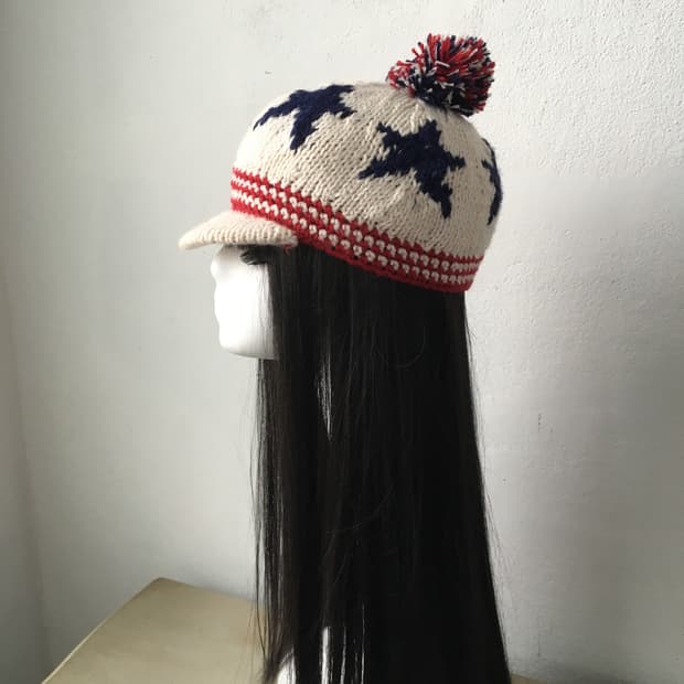 pom star pattenrn knit cap