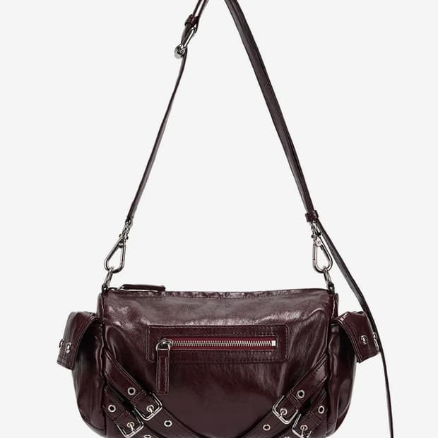 다이닛 STUD POCKET BAG IN BURGUNDY
