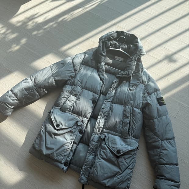 스톤아일랜드 크링클 랩스 NY 다운 자켓 L(100) 사이즈