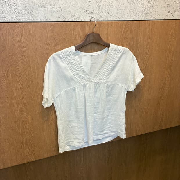 빈티지 반팔 블라우스 절개 브이넥 핀턱 셔링 디테일 화이트 k400