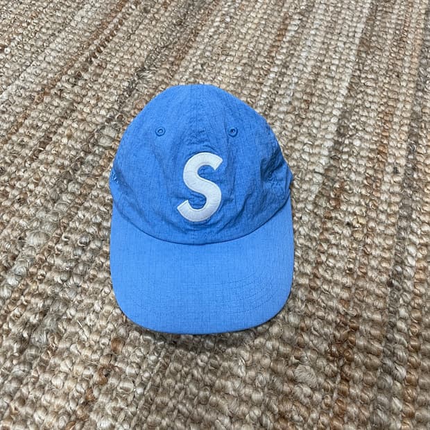 슈프림 코듀라 립스탑 S로고 캡