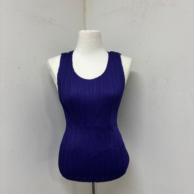 “Pleats Please (ISSEY MIYAKE)” Sleveless