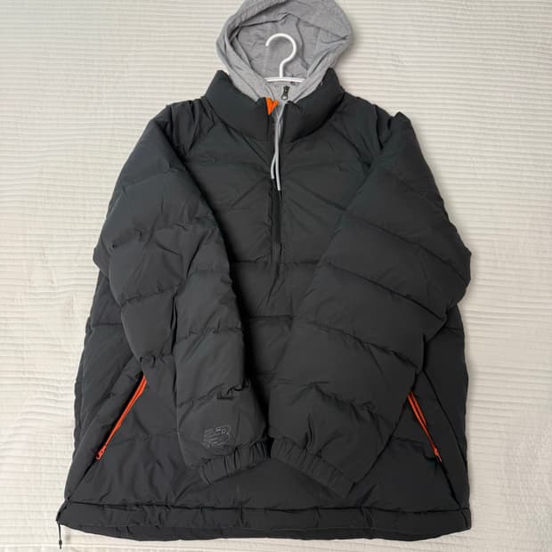 뉴발란스 x 슬로우스테디클럽 호텔990 푸퍼 아노락