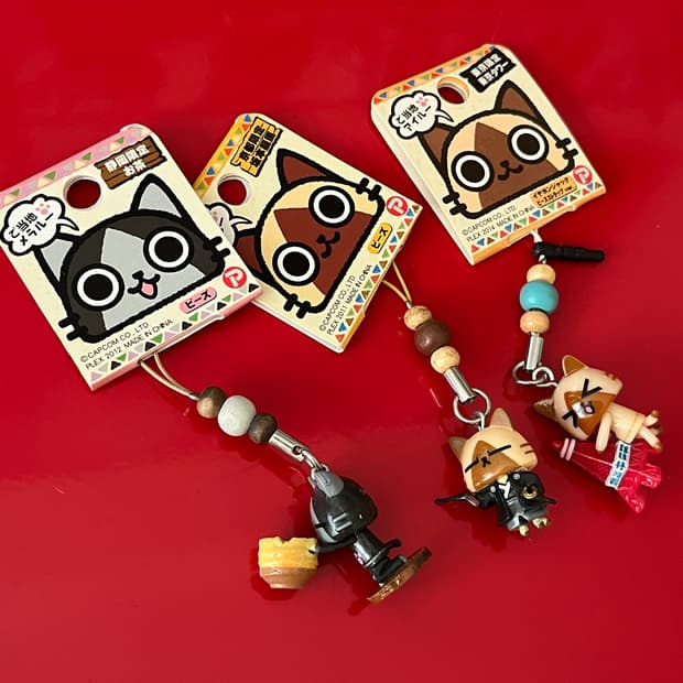 몬스터헌터 아이루 키링 스트랩 이어폰잭 플러그