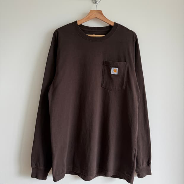 칼하트(Carhartt) 포켓 롱슬리브