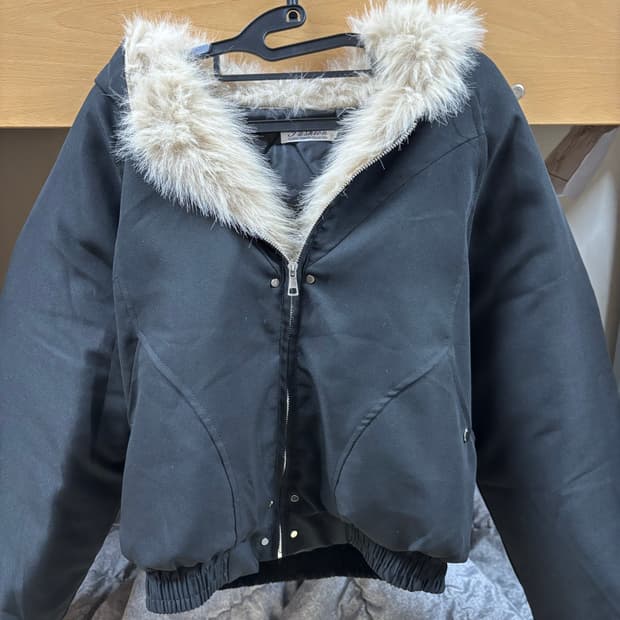 블랙 퍼후드 점퍼 패딩