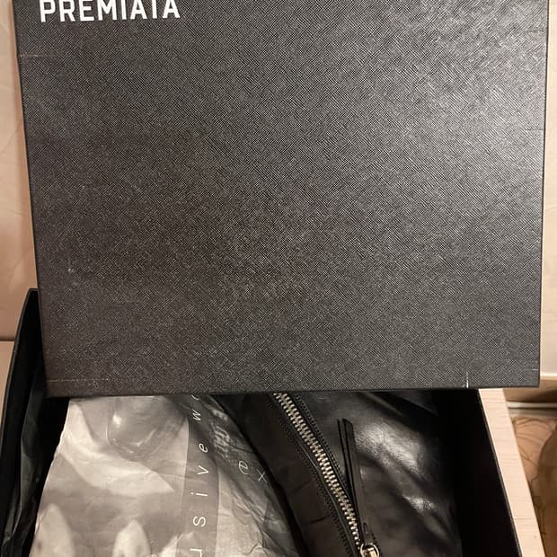 프리미아타(Premiata)지퍼 디테일 리얼 레더 앵클 부츠245