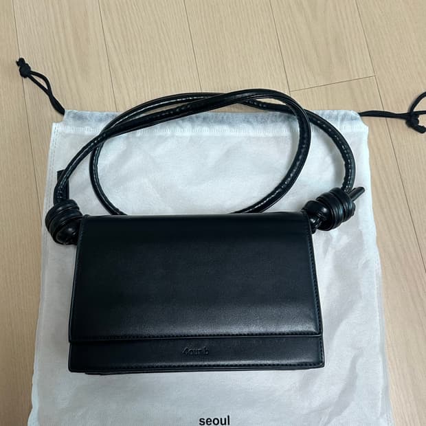 사비 브릭 로프백 블랙 가방