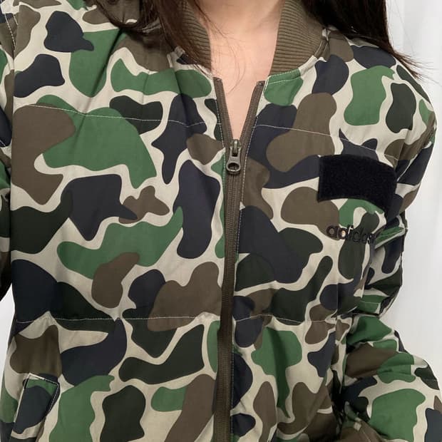아디다스 카모 다운 자켓