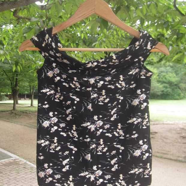 vintage flower off-shoulder top