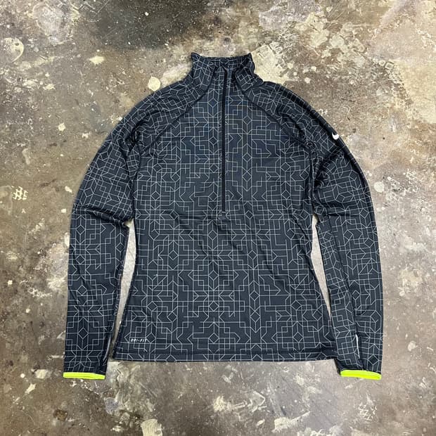 L) 나이키 프로 드라이핏 런닝 하프집업 티셔츠 런닝코어