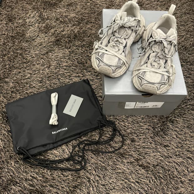 발렌시아가 3xl 스니커즈 베이지 42사이즈