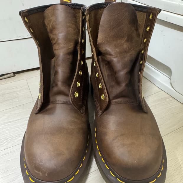 닥터마틴 브라운 1460 uk8