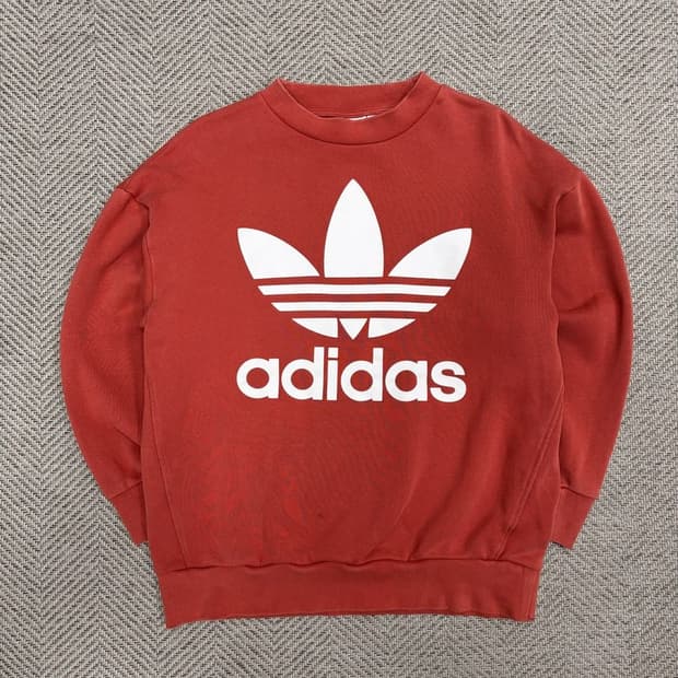 아디다스 빅로고 맨투맨 v1119