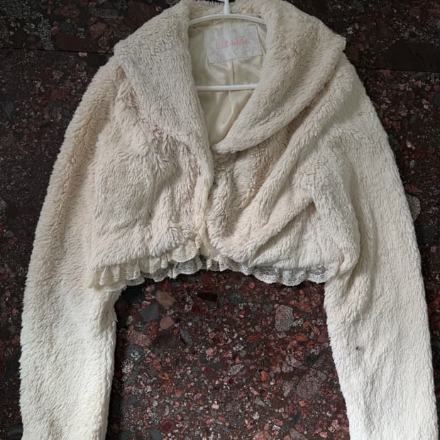 LIZ LISA 모리걸 아이보리 크롭 퍼 자켓