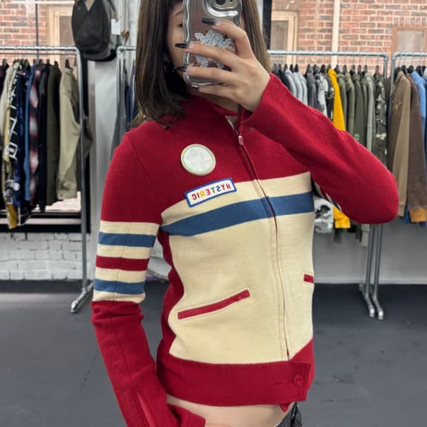 히스테릭 글래머 넥버튼 니트집업