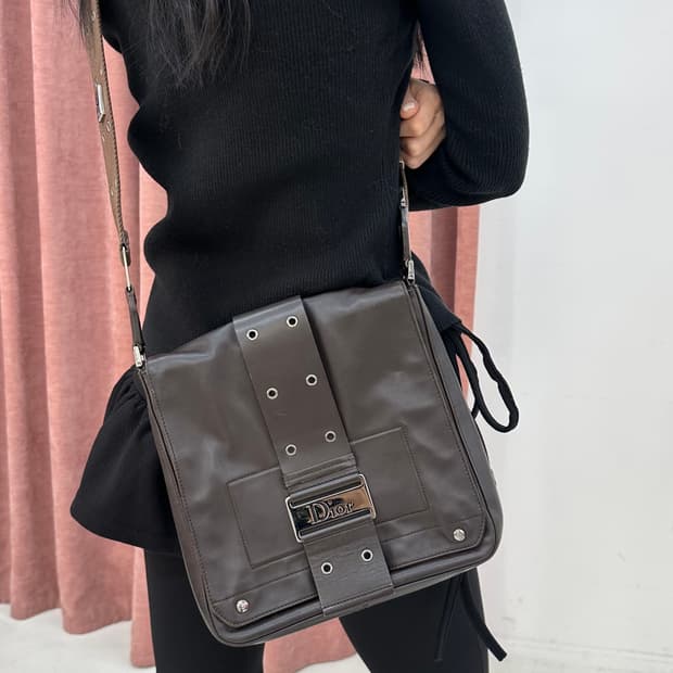 [A 정품] 디올 스트릿 시크 크로스백
