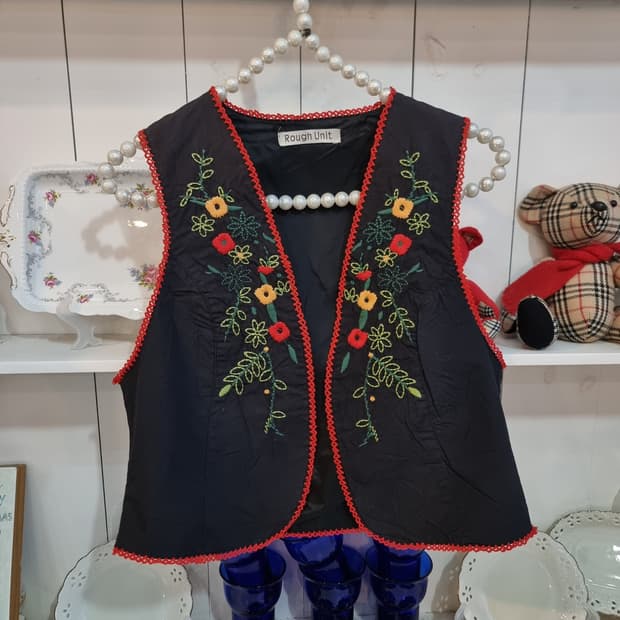 Rough Unit 빈티지 자수 베스트 조끼