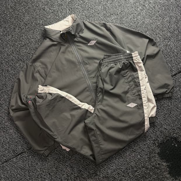 엄브로 스몰로고 나일론 배색 바람막이 셋업 4120