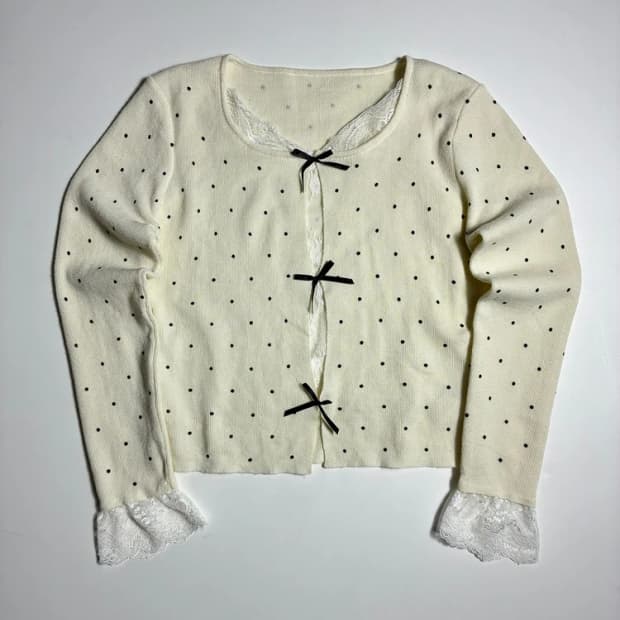 Selectede 도트 리본 레이스 롱슬리브 R2852