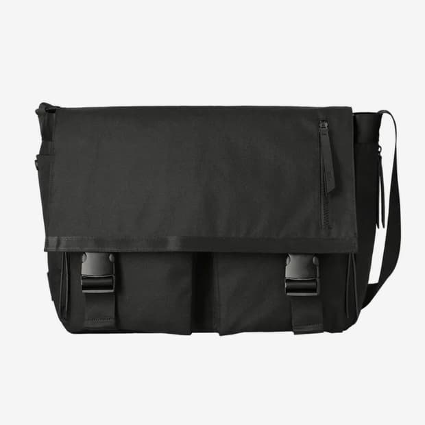 SSRL Dual Pocket Messenger Bag /

BLACK