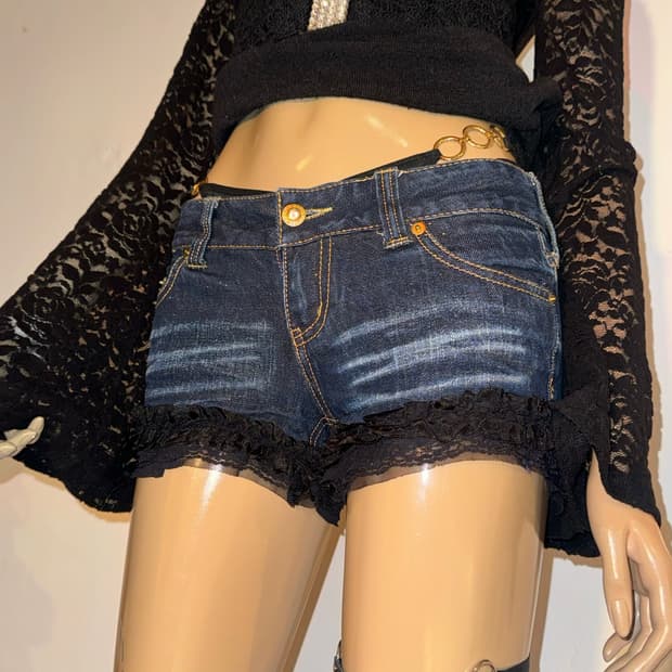 MA*RS SUGARGLOSS 프릴 데님 숏츠