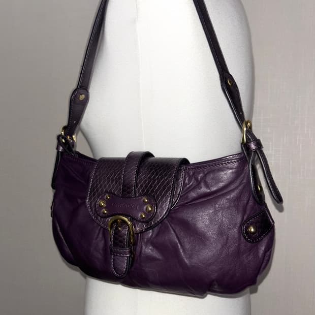 🚨연말세일🚨Capacci purple shoulder bag